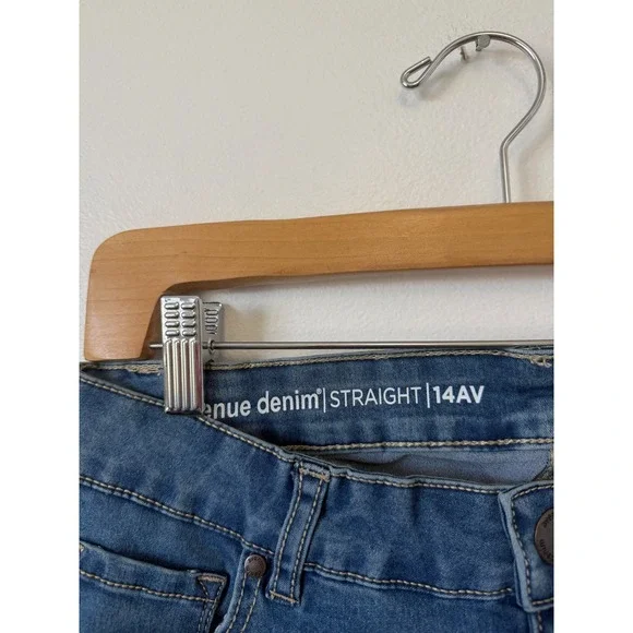 Avenue Women's Denim Straight Jeans – Blue Wash – Size 14AV – NWT - Picture 2 of 4